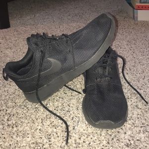 Nike Shoes - Nike roshe run Nike Shoes - Nike roshe run